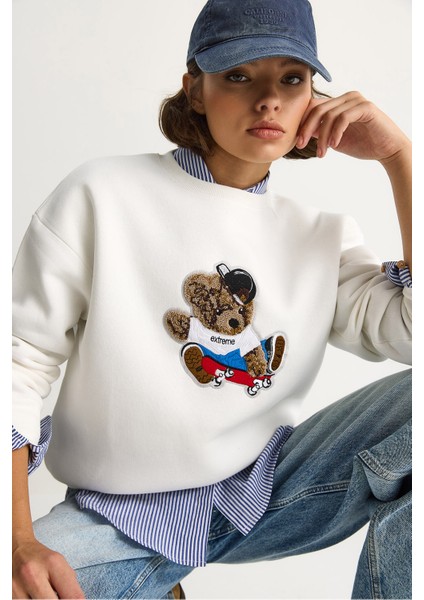 Kadın Teddy Nakış Işlemeli Bisiklet Yaka Salaş Sweatshirt fiyatları