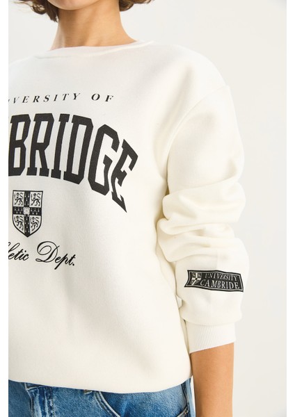 Kadın Bisiklet Yaka Baskılı Üç Iplik Şardonlu Basic Sweatshirt fırsatları