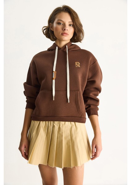 Kadın Nakış Işlemeli Kanguru Cepli Kapüşonlu Şardonlu Salaş Sweatshirt