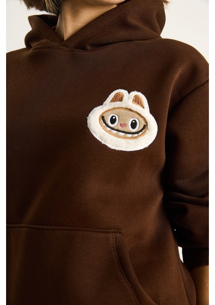 Kadın Nakış Işlemeli Kapüşonlu Kanguru Cepli Sweatshirt