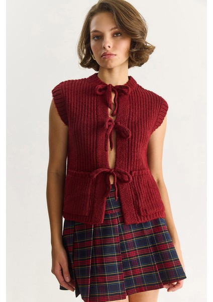 Kadın Önden Bağlamalı Cep Detaylı Triko Yelek