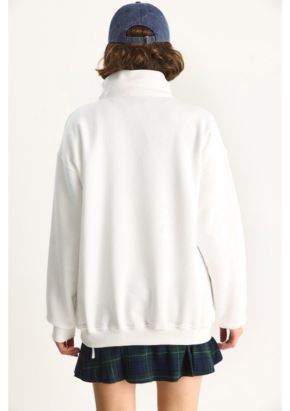 Kadın London Işlemeli Dik Yaka Fermuar Detaylı Şardonlu Oversize Sweatshirt