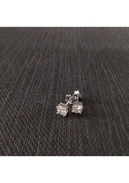 925 Ayar Gümüş Zirkon Taşlı Kare Model Çocuk/genç/kadın Küpesi