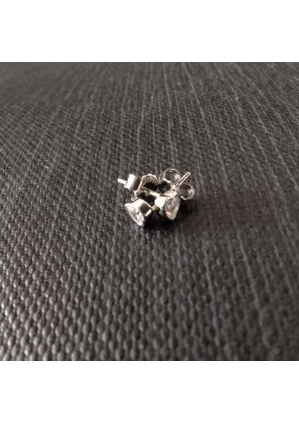 925 Ayar Gümüş Zirkon Taşlı Kalp Model Kadı/genç/çocuk Model Küpe- Renk Seçenekli fiyatları