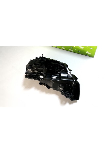 Audi A3 8V 2016-2020 Xenon Ön LED Far Sağ Valeo fırsatları