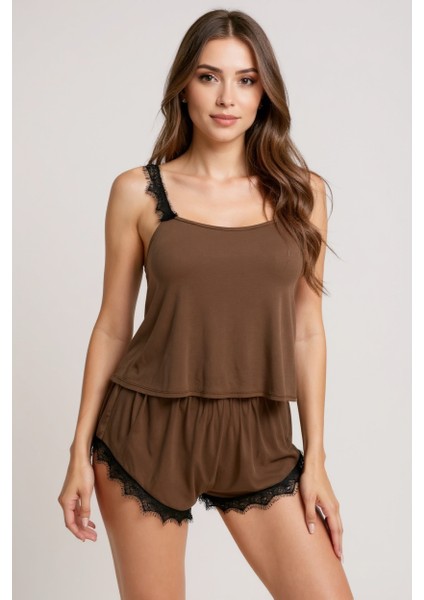 Kadın Kahverengi Dantelli Şortlu Pijama Takımı – Rahat, Şık ve 4 Mevsim Kullanım fırsatları