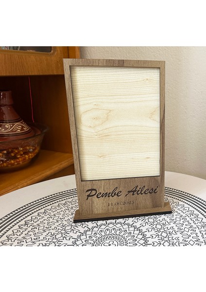 Kişiye Özel Kişiselleştirilebilir Üzerinde Isim Yazılı Ahşap Fotoğraf Çerçevesi - Dikey fiyatları