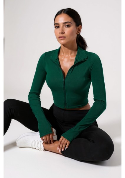 Kadın Yeşil Uzun Kol Fermuarlı Parmak Geçme Detaylı Dik Yaka Crop Top Bluz fiyatları