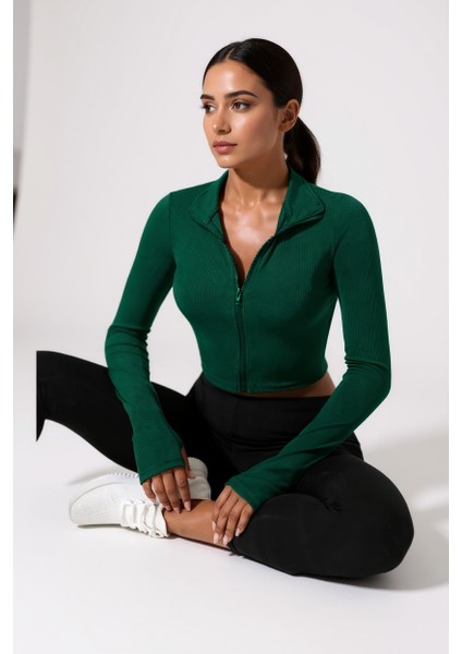 Kadın Yeşil Uzun Kol Fermuarlı Parmak Geçme Detaylı Dik Yaka Crop Top Bluz