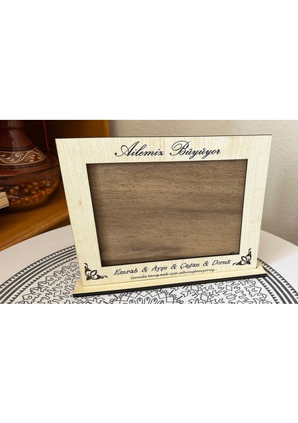 Ebatında Kişiye Özel Kişiselleştirilebilir Üzerinde Isim Yazılı Ahşap Fotoğraf Çerçevesi - Yatay fiyatları
