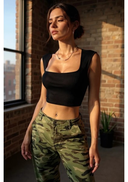 Kadın Siyah Kare Yaka Kalınlaşan Omuz Detaylı Crop Top Bluz fiyatları