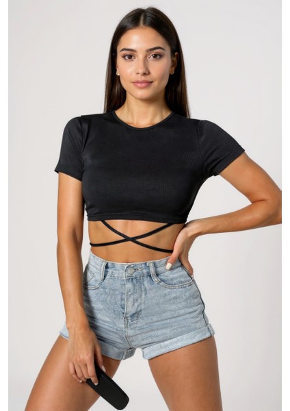 Kadın Siyah Yarım Kol Çapraz Bağlamalı Crop Top Bluz – Şık, Rahat ve Kolay Kombinlenebilir