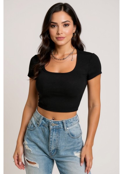 Kadın Siyah Yarım Kol Düz Yaka Crop Top Bluz – Şık, Rahat ve Kolay Kombinlenebilir fiyatları