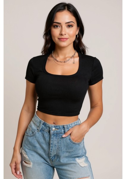 Kadın Siyah Yarım Kol Düz Yaka Crop Top Bluz – Şık, Rahat ve Kolay Kombinlenebilir modelleri