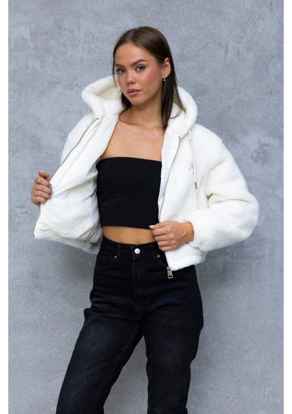 Kadın Kapüşonlu Fermuarlı Çift Cepli Kısa Peluş Mont Beyaz - 5214