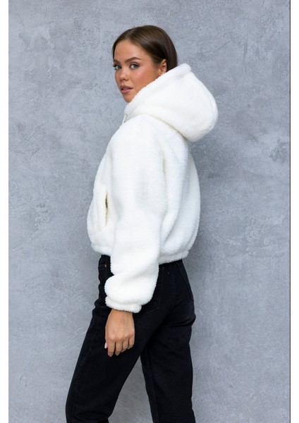 Kadın Kapüşonlu Fermuarlı Çift Cepli Kısa Peluş Mont Beyaz - 5214