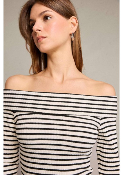 Omzu Açık Çizgili Uzun Kollu Bluz G5052AX25WN fırsatları