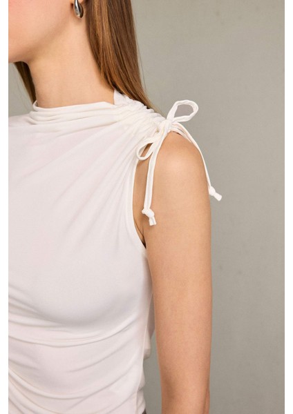 Tek Omuzlu Büzgülü Bluz G5051AX25WN indirimleri