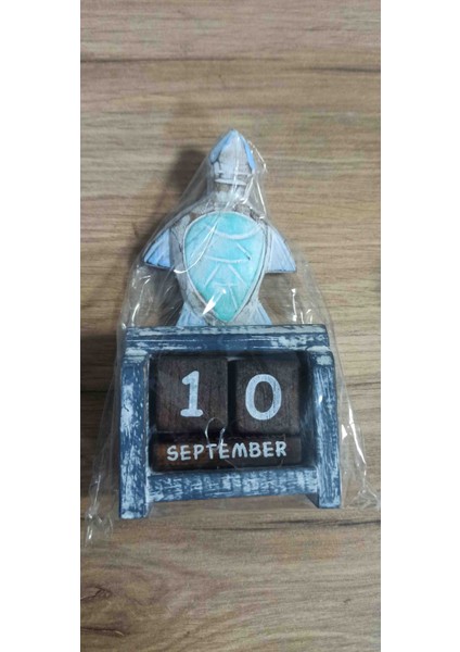 Ahşap Deniz Kaplumbağası Figürlü Takvim