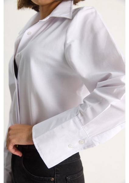 Kadın Pliseli Pat Detaylı Geniş Manşet Detaylı Klasik Yaka Gömlek