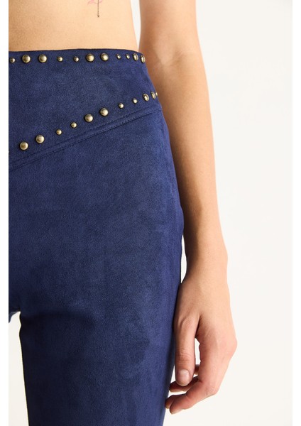 Kadın Metal Detaylı Suni Süet Ispanyol Paça Pantolon indirimleri