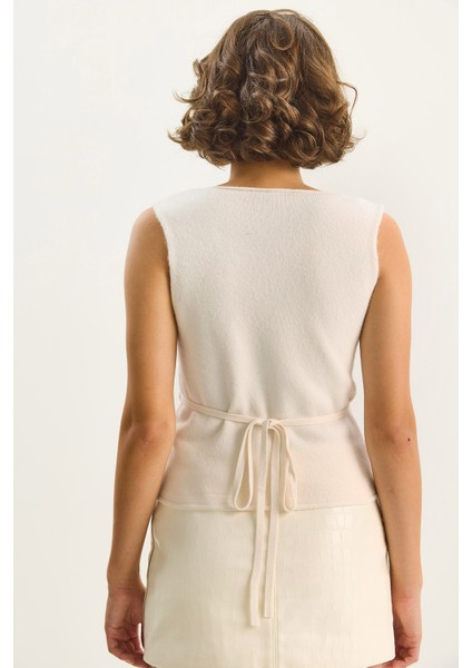 Kadın Kruvaze Yaka Bel Bağlamalı Triko Yelek