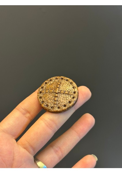 Taş Desenli Broş Yaka Iğnesi Giyim Aksesuarı 4x4 cm