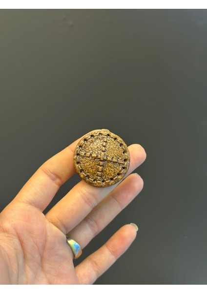 Taş Desenli Broş Yaka Iğnesi Giyim Aksesuarı 4x4 cm indirimleri