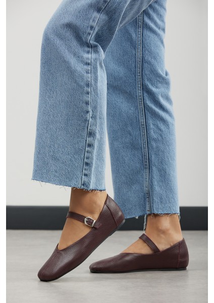 Dora Kadın Tokalı Deri Babet