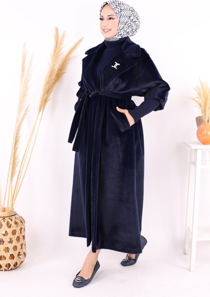 Bel Kuşaklı Yaka Taş Broş Detaylı Uzun Kaban 7923 Lacivert modelleri