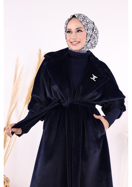 Bel Kuşaklı Yaka Taş Broş Detaylı Uzun Kaban 7923 Lacivert fırsatları