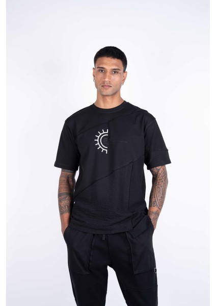 Erkek Kısa Kollu, Gömleklik Garni Kumaşlı, Baskılı, Dikiş Detaylı Regular Fit T-Shirt
