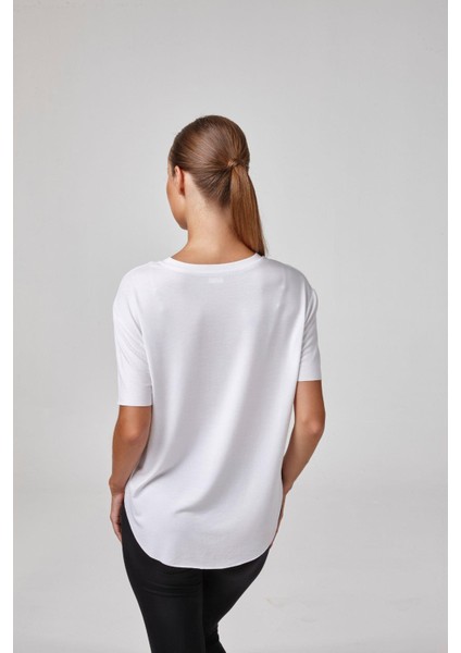 Kadın Beyaz Kısa Kollu Yuvarlak Yaka Modal Basic Tişört C1T2N5O2 fiyatları