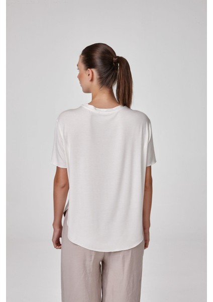 Kadın Ekru Kısa Kollu Yuvarlak Yaka Modal Basic Tişört C1T2N5O2 fiyatları