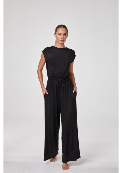 Kadın Siyah Sırt Dekolteli Geniş Paça Modal Premium Tulum C7T4N5O2