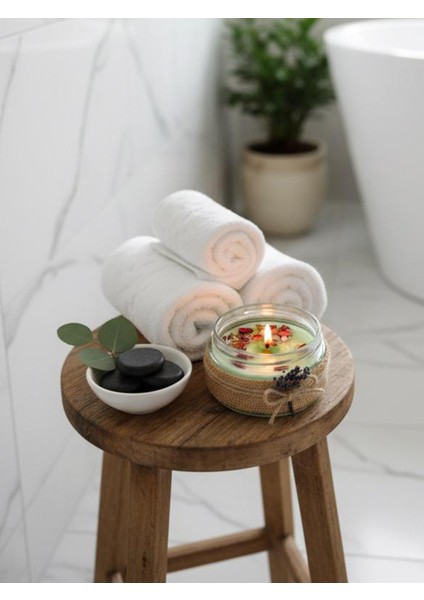 İskandinav Tasarımlı Terapi ve Çakra Mumu Gül Kokulu Mum modelleri