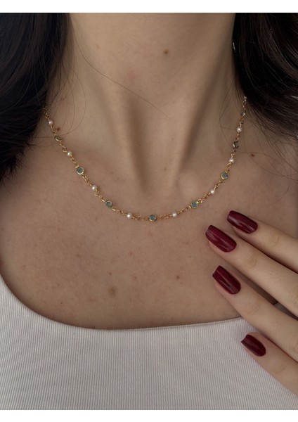 Mavi Işlemeli Gold Kolye