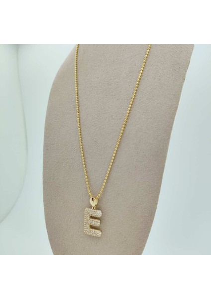 E Harfi Taşlı Kolye Ucu - KLU0680 fırsatları