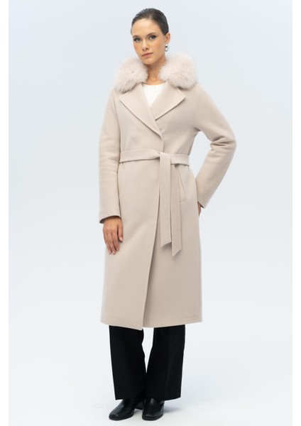 Yarasa Kol Yakası Çıkabilir Kürklü Punto Dikiş Detaylı Kaşmir Kaban Açık Bej 3120-TK fırsatları