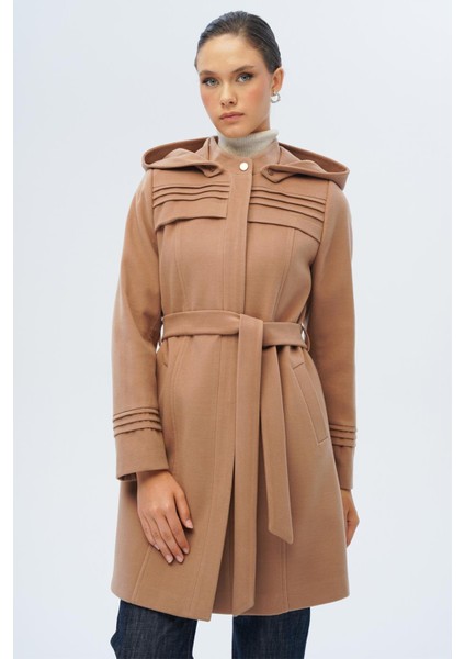 Çıkabilir Kapüşonlu Nervür Detaylı Kaban Kamel 3126