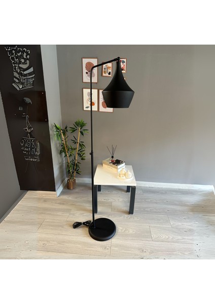 Siyah Lambader Düz Hareketli Başlık Modern Dekoratif Metal Oturma Odası Çalışma Odası