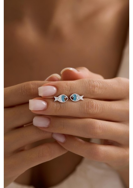 925 Ayar Gümüş Rodyum Kaplama Beyaz Mineli Balık Küpe