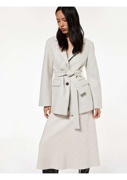 Kuşak Detaylı Uzun Kollu Cepli Kaşe Kaban