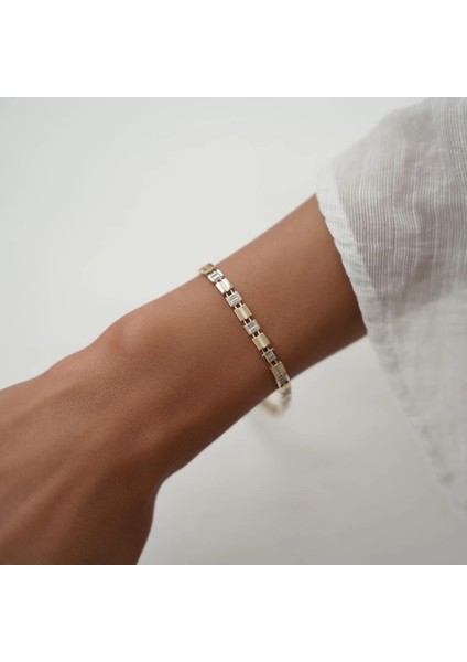 Baget Taşlı Kare Altın Bileklik