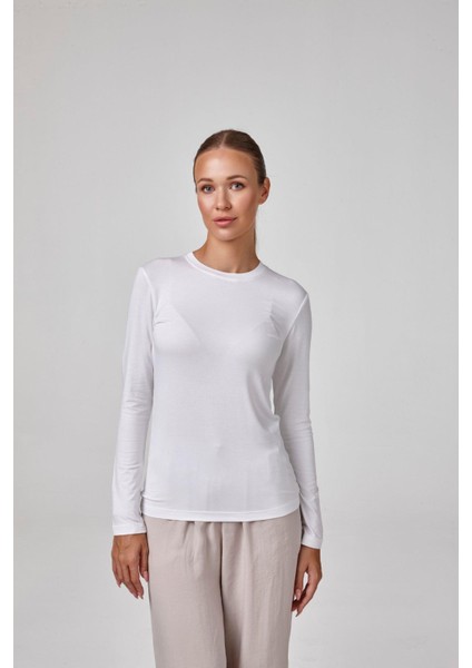 Kadın Beyaz Uzun Kollu Yuvarlak Yaka Modal Tişört C1T0N6O2