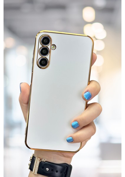 Samsung Galaxy S21 Fe Uyumlu Kılıf Parlak Kenarlı Altın Işlemeli Kamera Korumalı Kapak