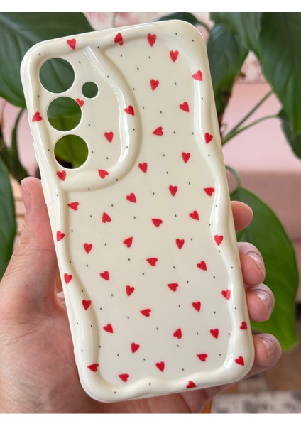 Samsung Galaxy A56 Uyumlu Kılıf Kamera Korumalı Dalga Kenarlı Kırmızı Kalp Desenli Silikon Kapak modelleri