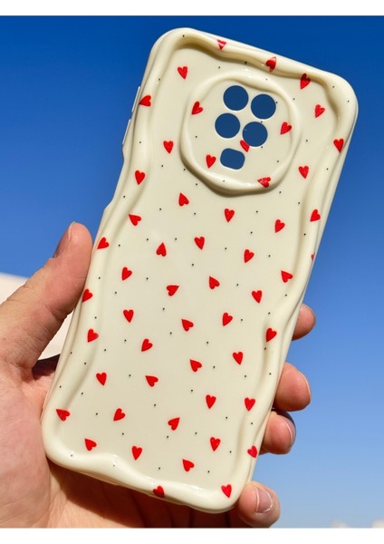 Xiaomi Redmi Note 9s/9 Pro Kılıf Kamera Korumalı Dalga Kenarlı Kırmızı Kalp Desenli Silikon Kapak