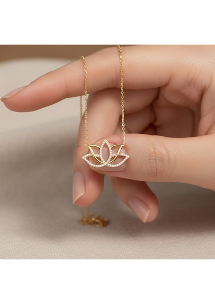 Taşlı Lotus Çiçeği Altın Kaplama Gümüş Kolye