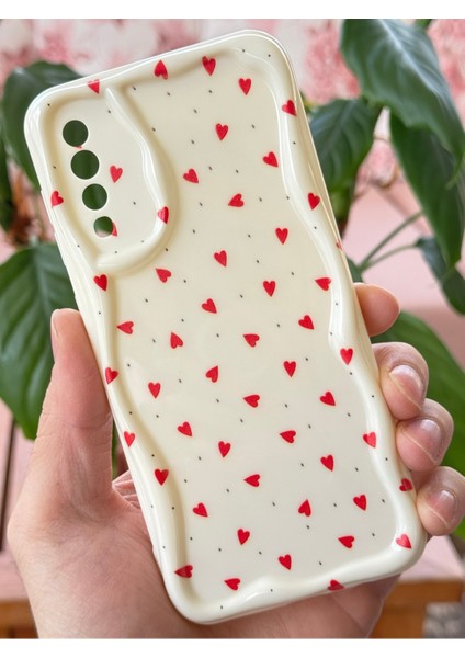 Samsung Galaxy A50 - A30S Kılıf Kamera Korumalı Dalga Kenarlı Kırmızı Kalp Desenli Silikon Kapak fırsatları